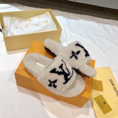 Louis Vuitton Slippers